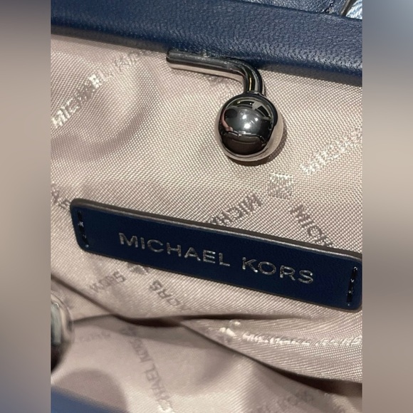 💎NWT MICHAEL KORS NOLA SMALL CHAIN CLUTCH CROSSBODY SHOULDER BAG💎 - Picture 8 of 9